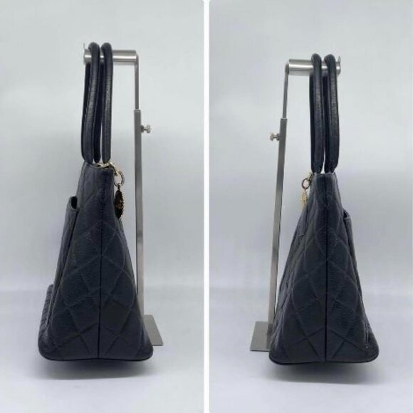 Authentic CHANEL CC Caviar Leather Medallion Tote Shoulder Bag Quilted Black - Picture 10 of 16